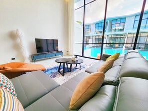 Flat-screen TV - Pool Access Massive Townhouse (Bophut)