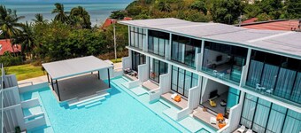 Pool Access Massive Townhouse