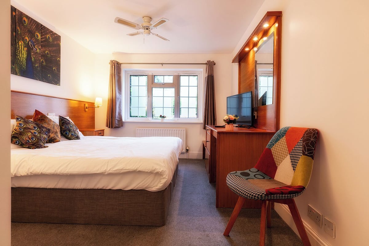 Comfort Double or Twin Room, City View | Desk, laptop workspace, iron/ironing board, free WiFi