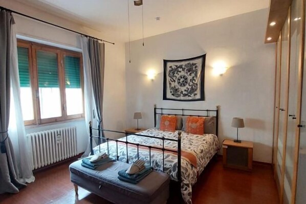 Room - locchi double room (Florence)