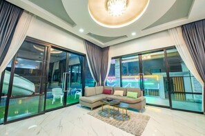 Living area - Airport pool villa (Bang Saray) (Sattahip)