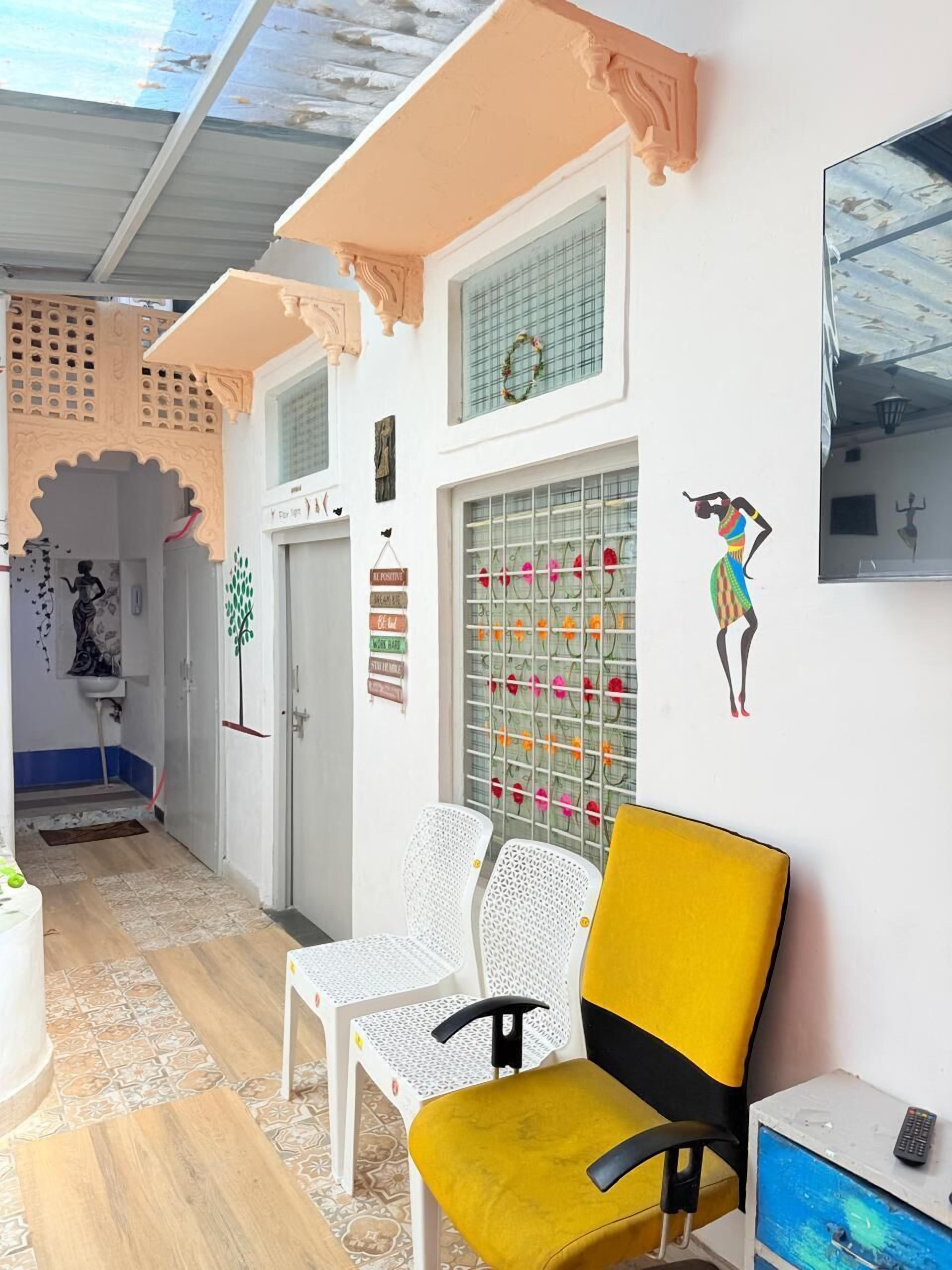 Shared Dormitory | Living area