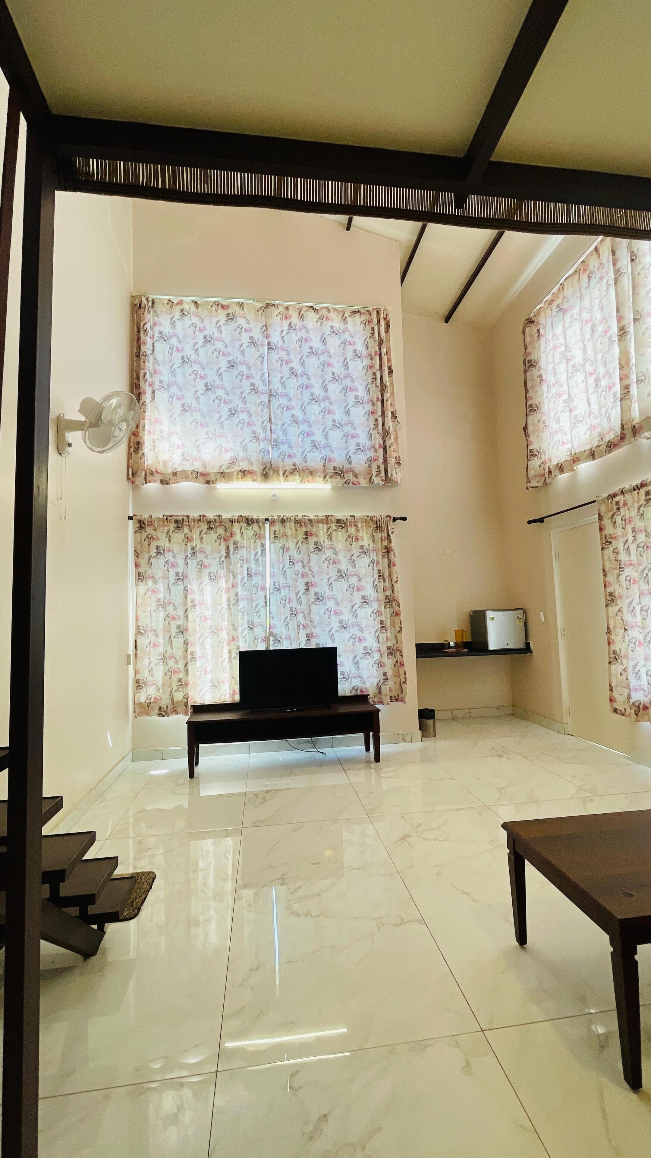 家庭四人房 | 起居區