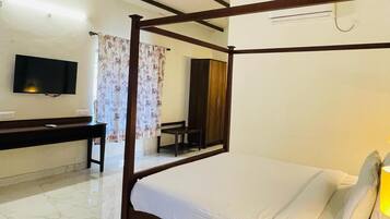 Deluxe-Doppelzimmer | Laptopgeeigneter Arbeitsplatz, kostenloses WLAN