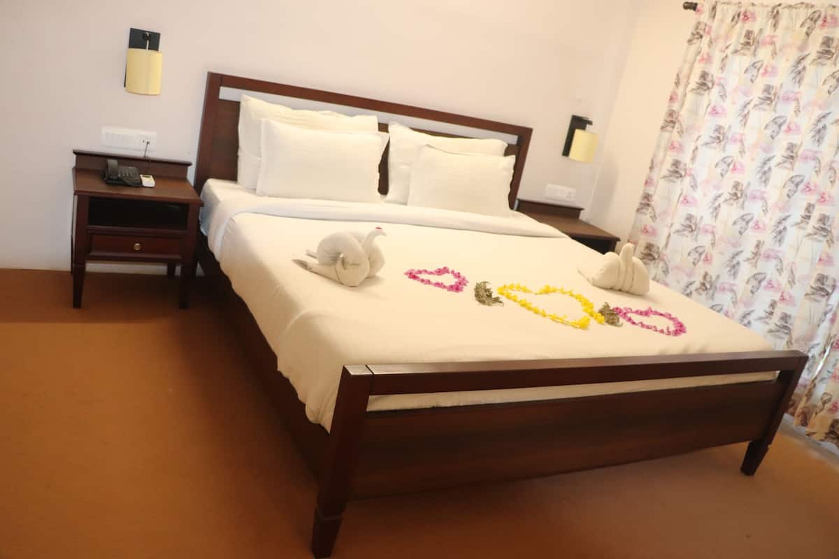 Habitación cuádruple familiar | Espacio para trabajar con un portátil y wifi gratis