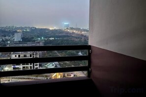 Unclassified image, 5 of 27, button - The Skyluxe (Islamabad)