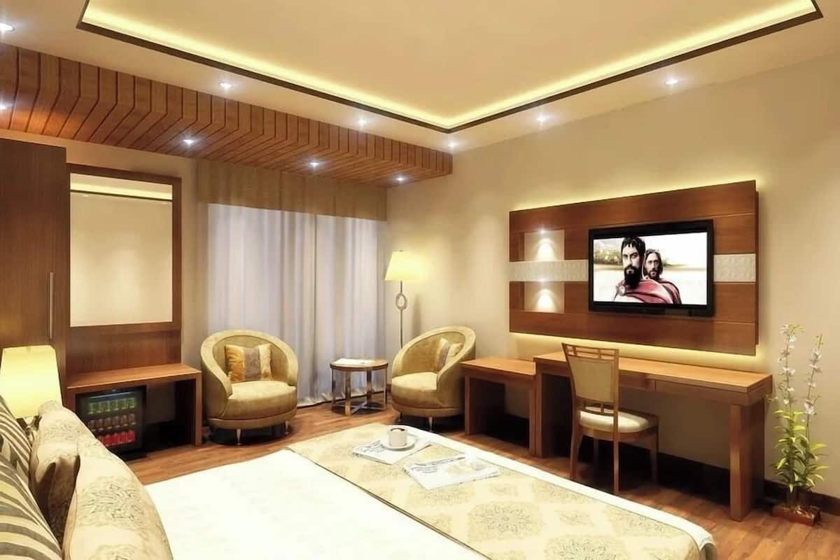 Deluxe Room, City View | Laptop workspace, iron/ironing board, free WiFi
