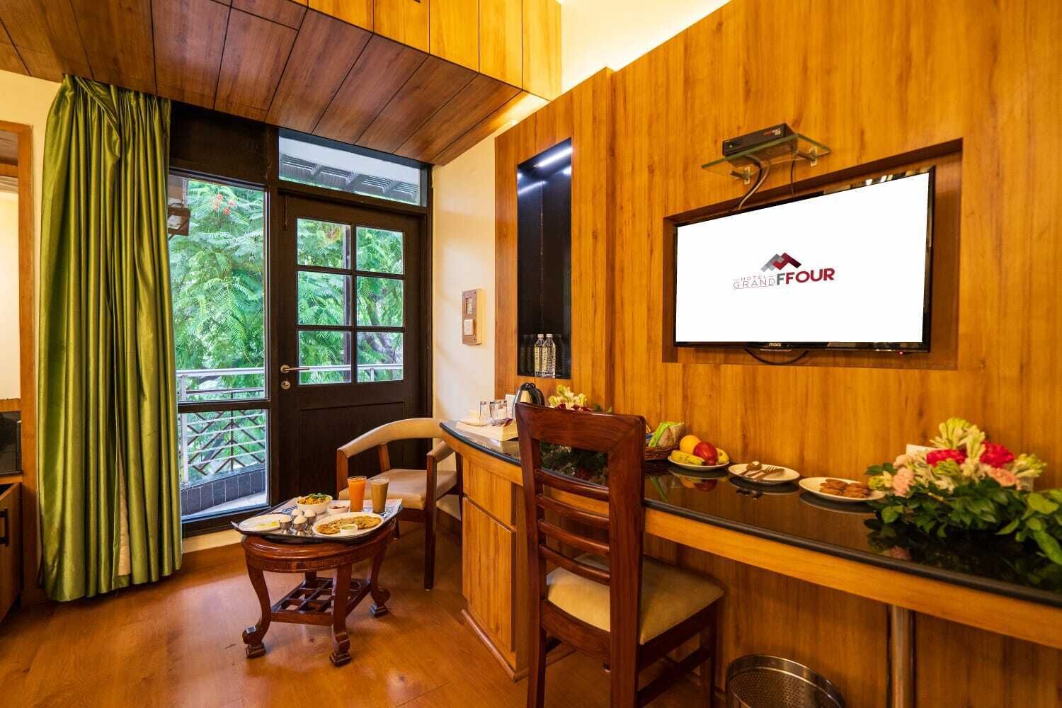 Deluxe Room, City View