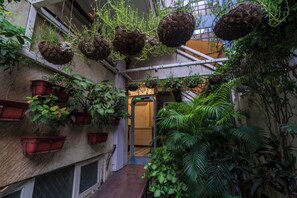 Terrace/patio - Grand Ffour (New Delhi)