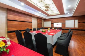 Meeting facility - Grand FFOUR near Nehru Place, Delhi (New Delhi)