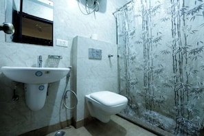 Room - Hotel Emerald Suites At Delhi Airport (New Delhi)
