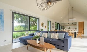 Living area - KIN Pool Villa Khaoyai (Pak Chong)