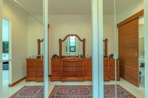 Unclassified image, 4 of 87, button - Villa Viola 7 Bedroom, Fully Staffed, on the Golf Course (Phuket)