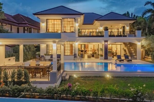 Exterior - Villa Viola 7 Bedroom, Fully Staffed, on the Golf Course (Phuket)