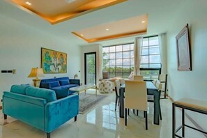 Living area - Villa Viola 7 Bedroom, Fully Staffed, on the Golf Course (Phuket)