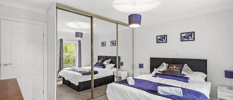 2 chambres, fer et planche à repasser