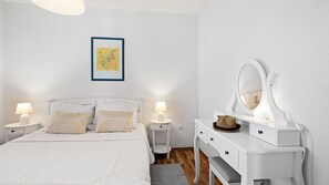 Bügeleisen/Bügelbrett, kostenloses WLAN, Bettwäsche