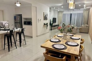 Restaurant - Teega 12pax Cozy 4BR w Bathtub (Iskandar Puteri)