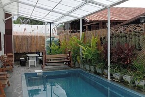 Gambar tidak terklasifikasi, 3 dari 20, tombol