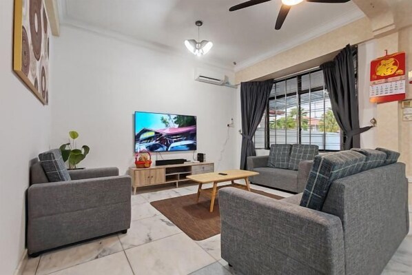 Room - Jiuhao Homestay 15pax Stay Near Airport & City by Greenage (Kota Kinabalu)