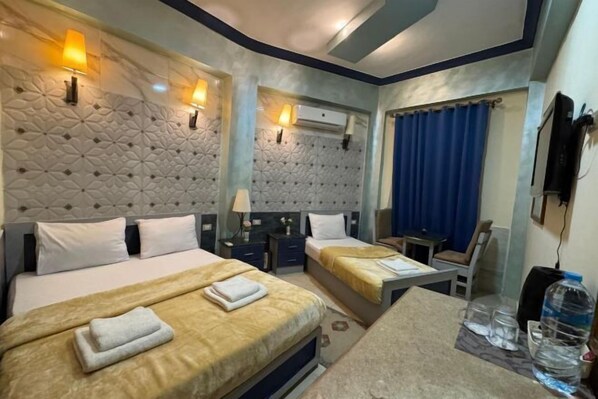 Tempat tidur bayi