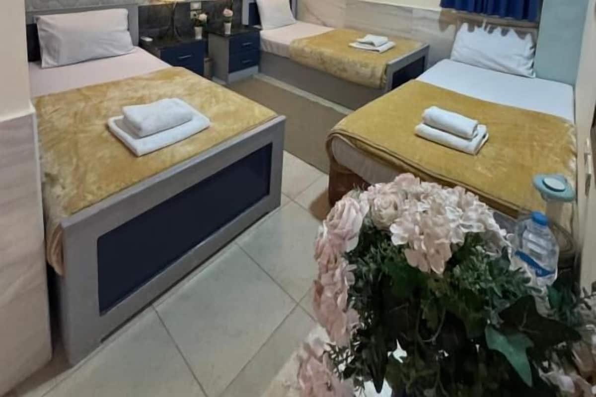 Cribs/infant beds