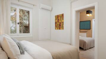 House, Garden View | In-room safe, soundproofing, iron/ironing board, travel crib