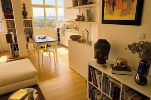 Cribs/infant beds - Deluxe 3-bedroom Duplex with stunning Lisbon views (Linda-a-Velha)
