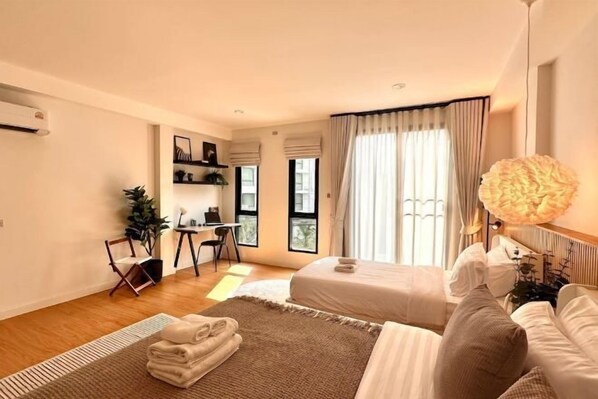 Cribs/infant beds - Stylish Modern Home 4Bedroom 7Bed 200m BTS PhraKhanong, 10min ThongLo (Bangkok)