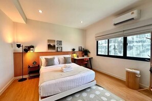 Cots/infant beds - Stylish Modern Home 4Bedroom 7Bed 200m BTS PhraKhanong, 10min ThongLo (Bangkok)