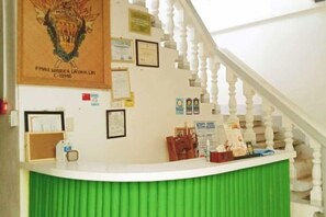 Lobby - RedDoorz @ LFamili Hotel Boracay (Boracay Island)