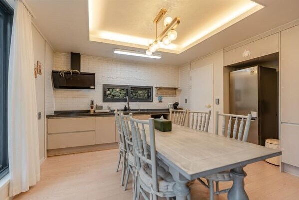 Room - Now Aewol (Jeju)