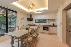 Room - Now Aewol (Jeju)