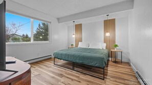 3 habitaciones, escritorio, tabla de planchar con plancha y wifi gratis 