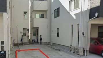 Self-parking (surcharge)