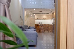 Interior - Central, Near Airport, Dragon Bridge - Gau's House (Da Nang)