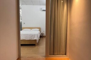 Room - Central, Near Airport, Dragon Bridge - Gau's House (Da Nang)