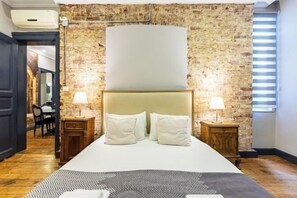 Iron/ironing board - Ganbaru Tours - Flats in Galata (Istanbul)