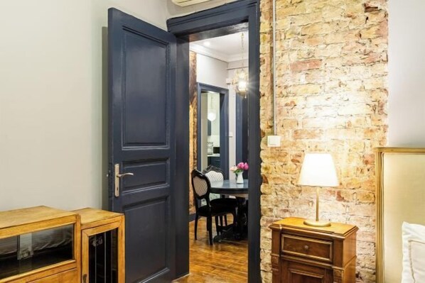 Iron/ironing board - Ganbaru Tours - Flats in Galata (Istanbul)