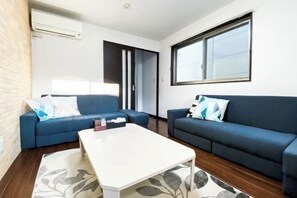 Living area - Yahiro 4-chome House 2F,3F (Tokyo)