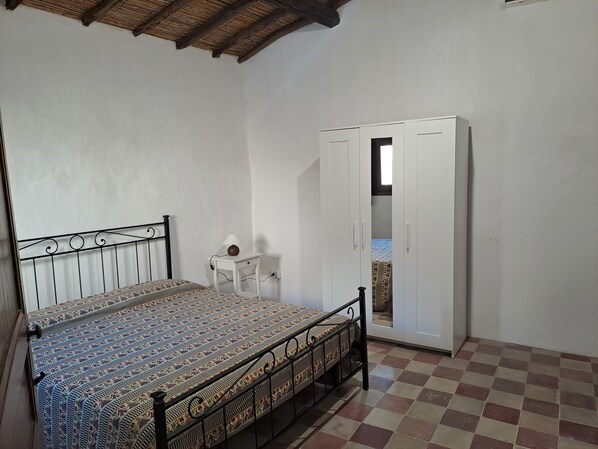 1 chambre, bureau, Wi-Fi gratuit, draps fournis