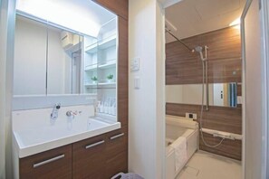 Room - Tabitime Shojihigashi - 2min walk to subway station / 4LDK / Max8ppl (Osaka)