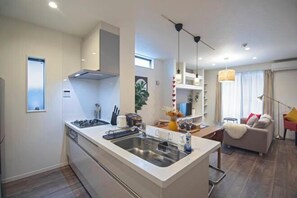 Room - Tabitime Shojihigashi - 2min walk to subway station / 4LDK / Max8ppl (Osaka)