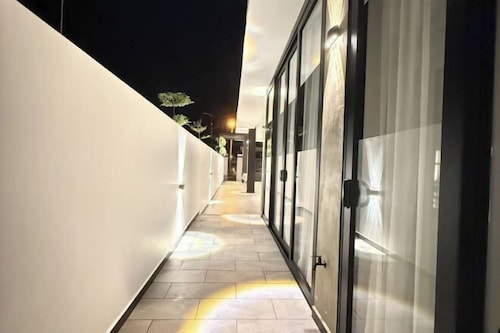 Grand Luxurious Home for Huge Groups-（Sleeps 26）