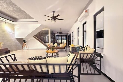 Grand Luxurious Home for Huge Groups-（Sleeps 26）