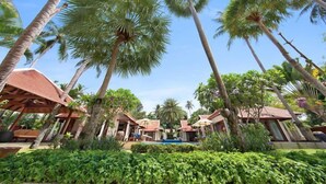 Unclassified image, 5 of 14, button - Baan Chao Lay (Koh Samui)