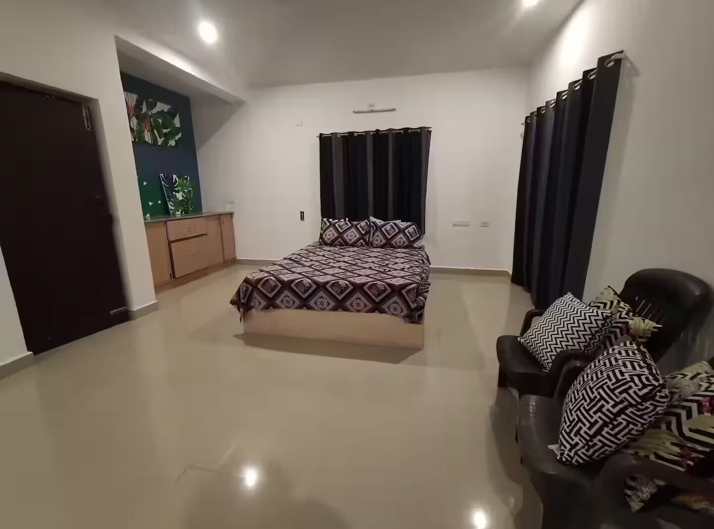 3 chambres, fer et planche à repasser, Wi-Fi gratuit, draps fournis