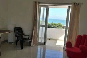 Interior - zetta villa - Private retreat and organic farm (Kilpettai)