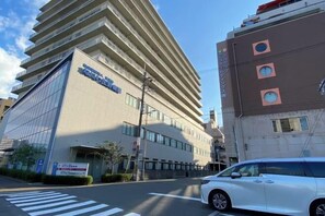 الإطلالة من المنشأة