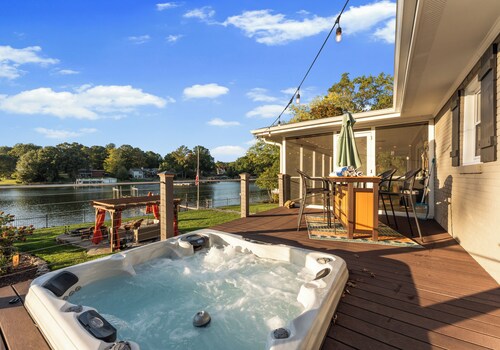 Dock, Hot Tub & Kayaks on Lake Norman | Lakeside Gem by AvantStay